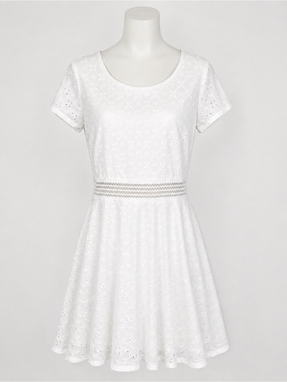 City Studio Juniors White Eyelet Short a Skater Dress Cutout Waist Size 7
